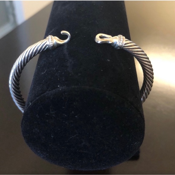 Re poshing because I’m a size small in David yurman and this is a medium. - Picture 2 of 4